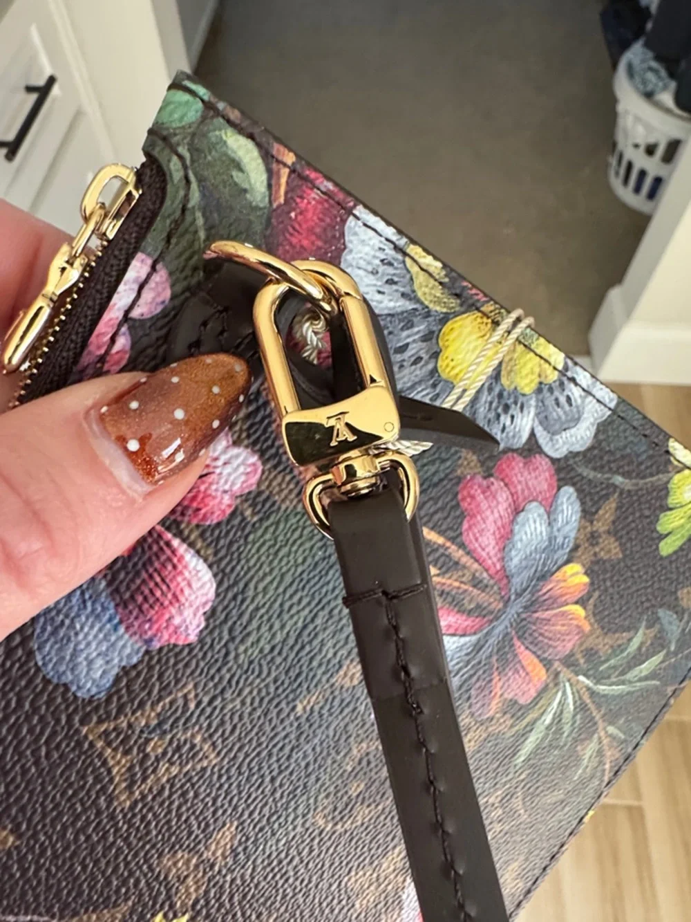 Louis Vuitton Brown Monogram Floral Zip MM Pouch from Eden collection - Picture 4 of 6